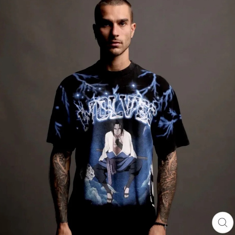 DARC SPORT x NARUTO X SASUKE OVERSIZED SHIRT IN BLACK